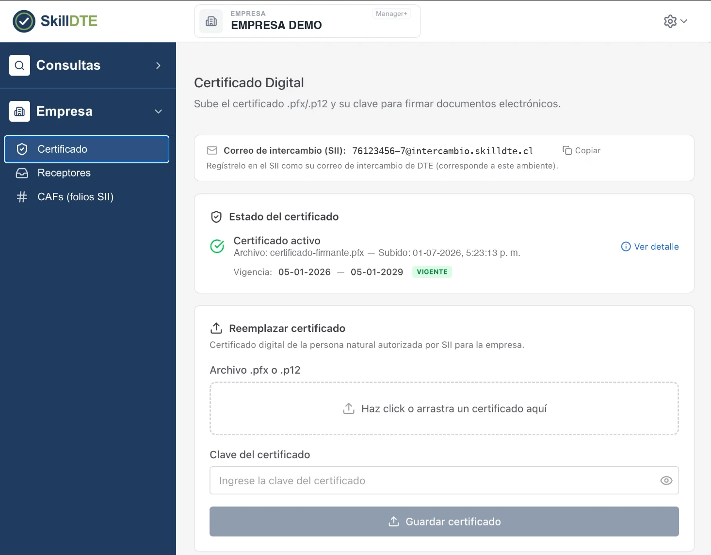 Certificado digital en SkillDTE: estado del certificado activo con su vigencia y el formulario para reemplazarlo